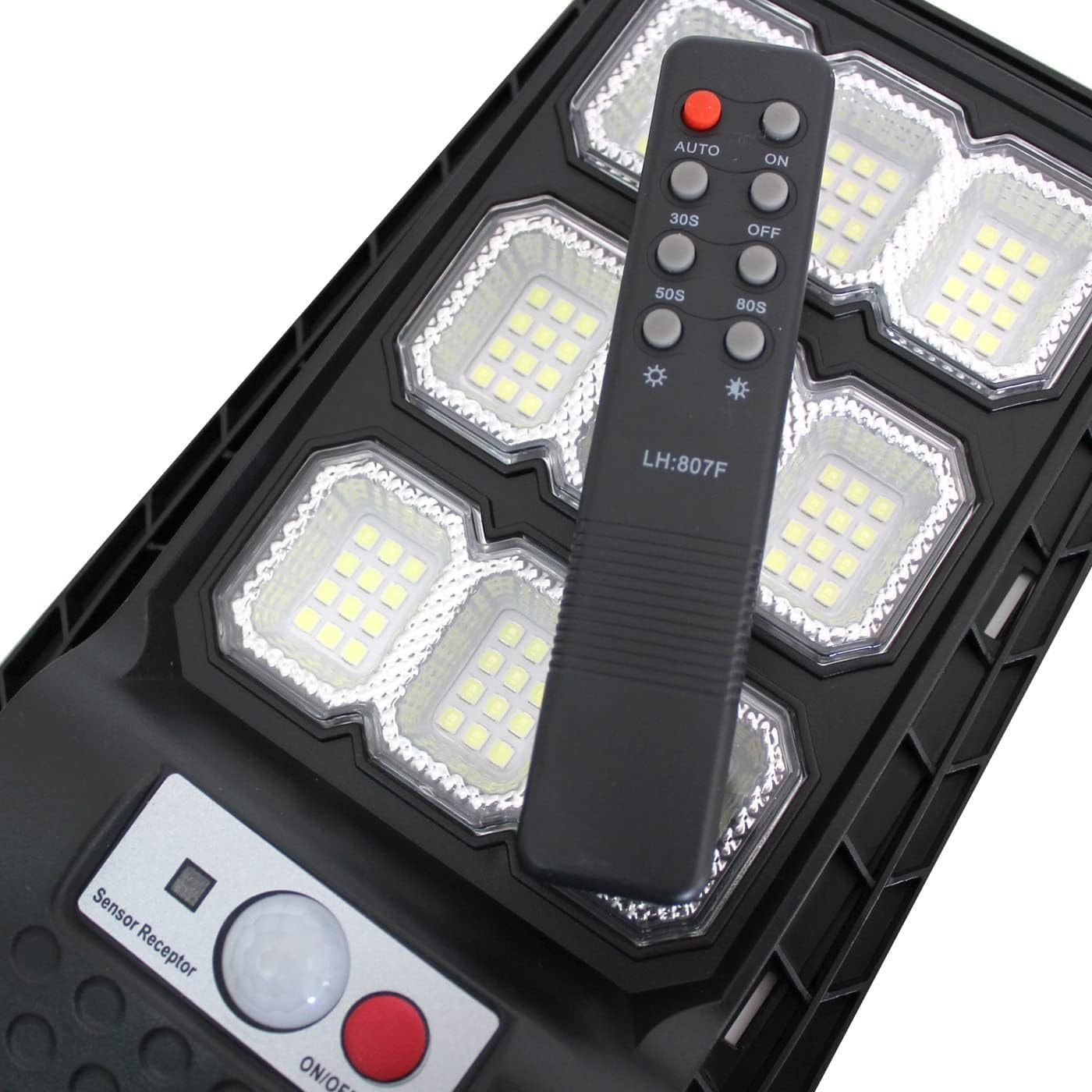081 Store - 2 PEZZI lampione solare led esterno 100W, Lampione led solare da esterno con palo e telecomando, Lampione solare con sensore di movimento e crepuscolare con 108 LED
