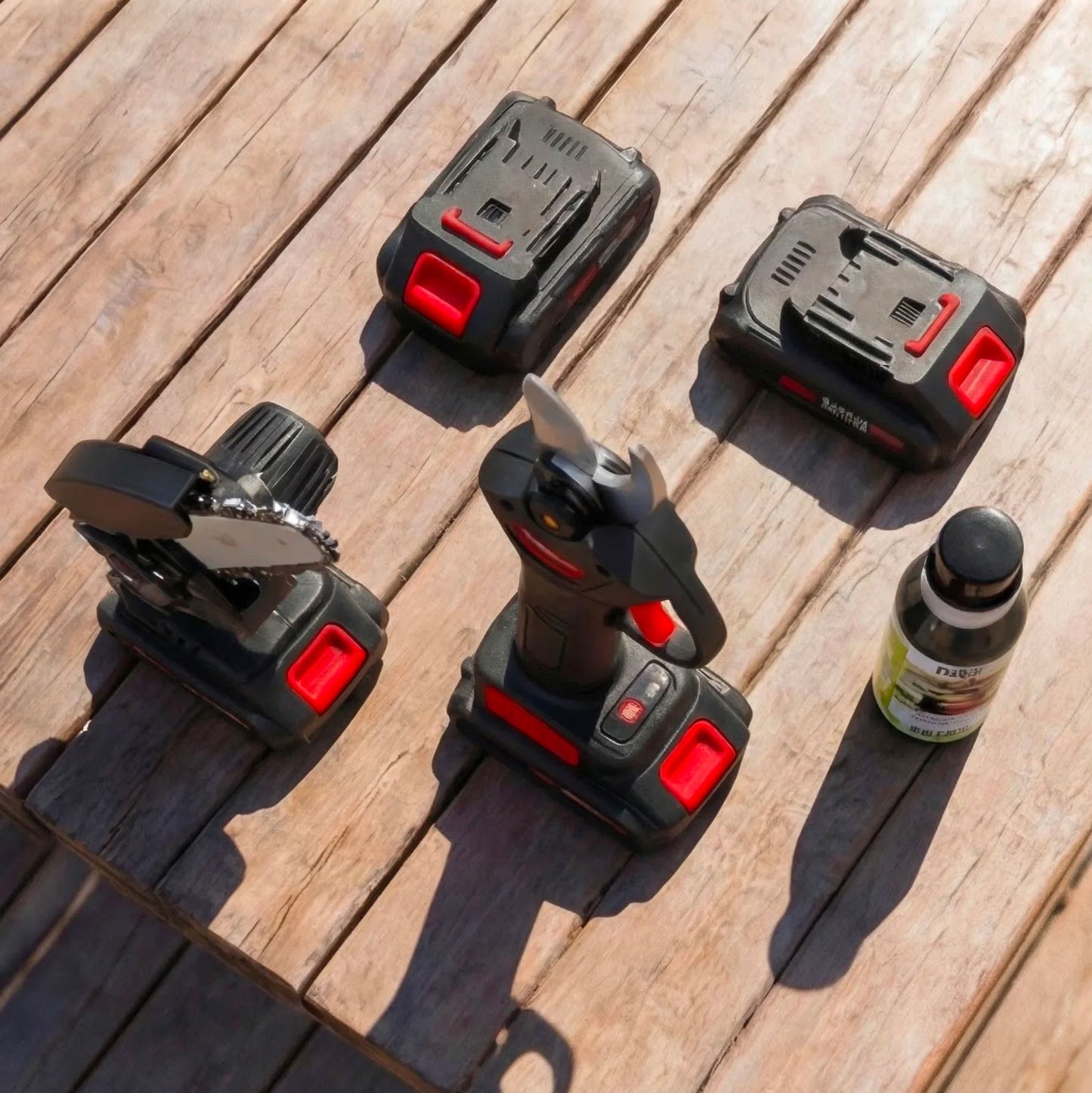Set Potatura 48V con Forbici e Motosega 6", con 4 Batterie, Olio Lubrificante e Custodie, 2 Anni Garanzia